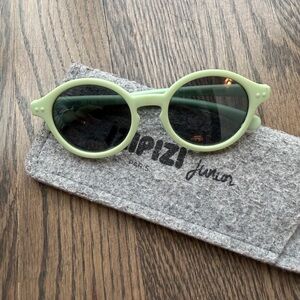 Izipizi kids+ Round Sunglasses in Light Green